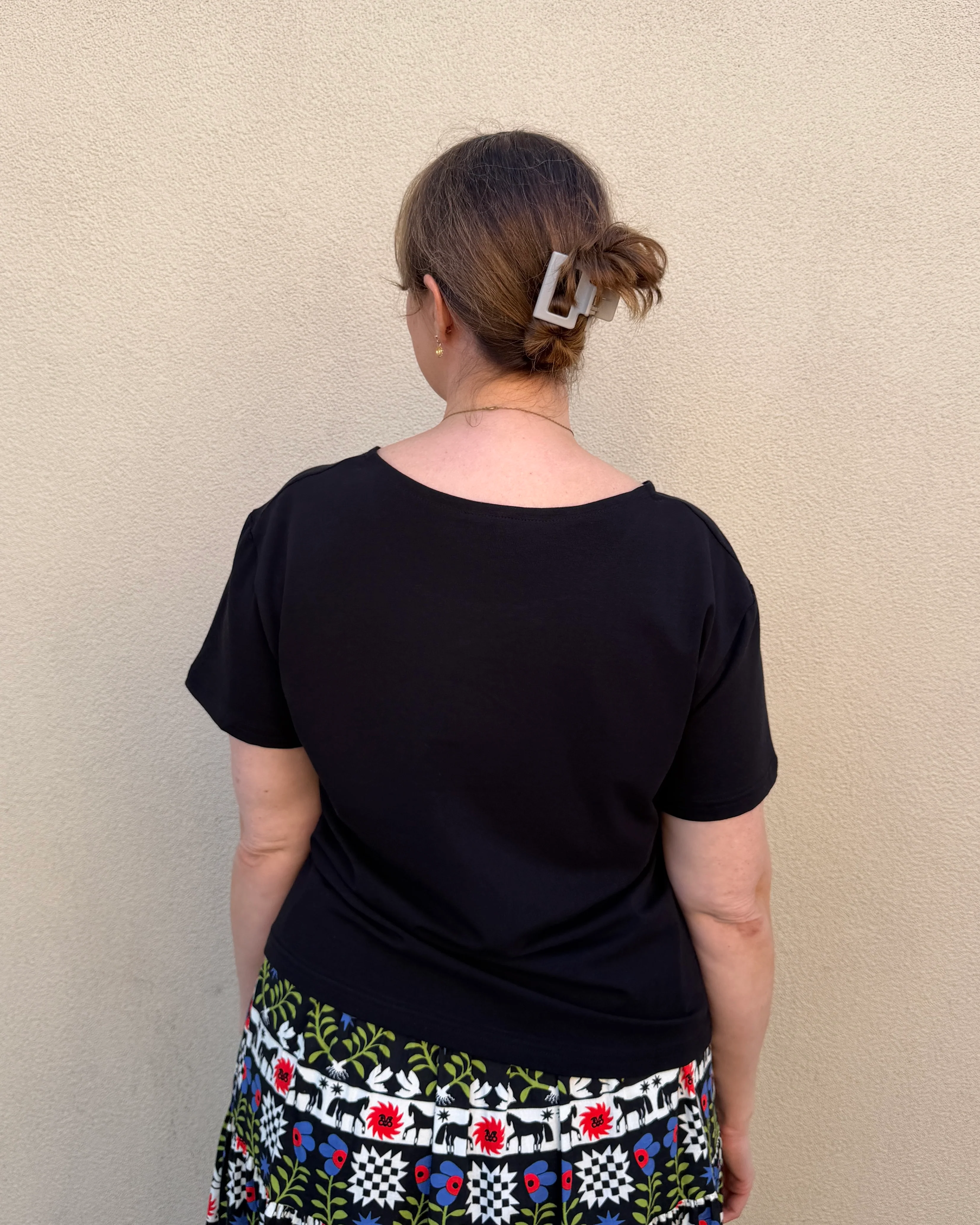 Black Scoop Neck Tee - Image 4