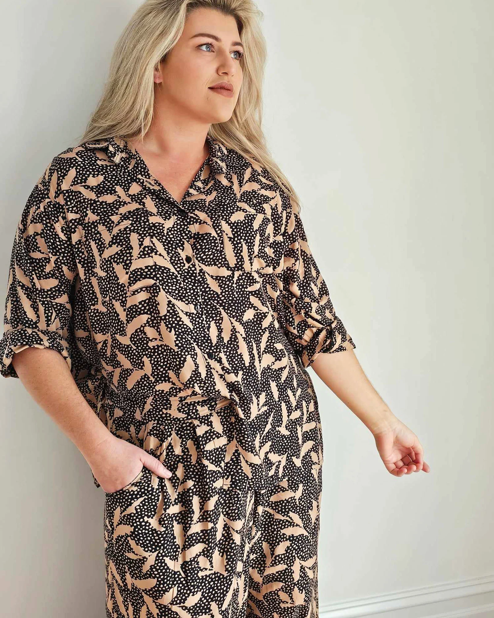 Nina Shirt in Leaf Multi - Image 7