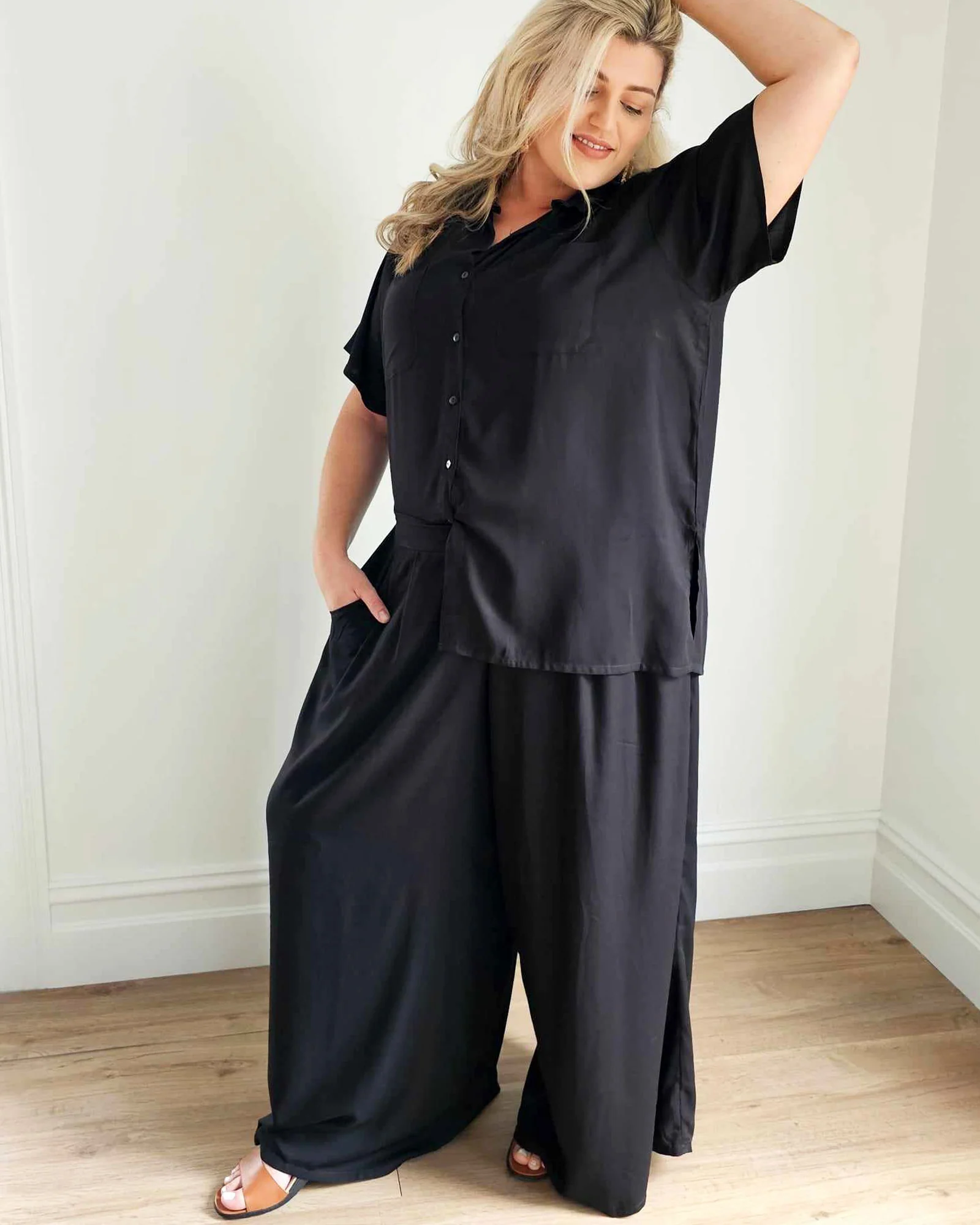 Palazzo Wide Leg Pants in Black - Image 5